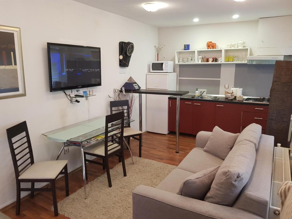 Studio Sweet Home Zagabria Esterno foto